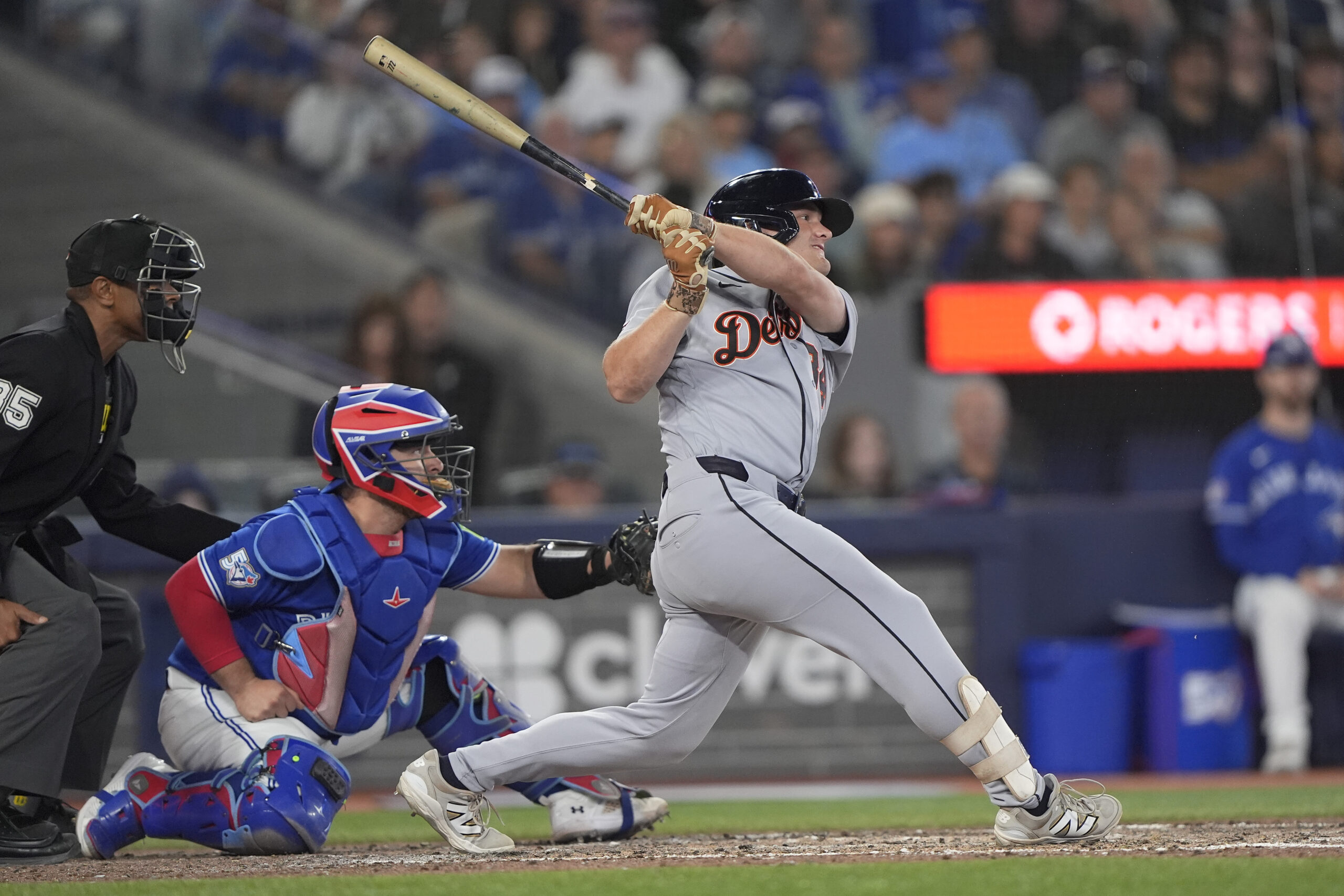 Instant Reaction: Late error costs Blue Jays in series opener against Tigers